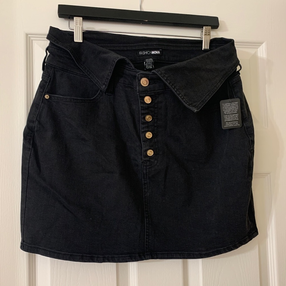 Fashion nova denim skirt large black